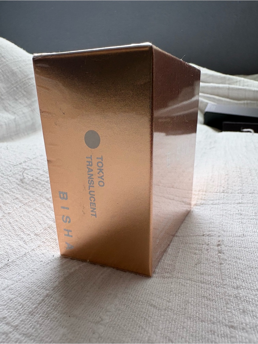BISHA The Essential Setting Powder - Tokyo Translucent (Golden Rose Box) - Picture 3 of 7
